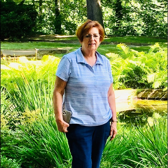 Meet your Posher, Jennifer - Picture 2 of 4